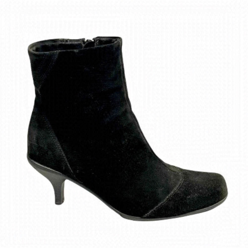LA CANADIENNE Black Suede Square Toe Heeled Ankle Boots 8.5